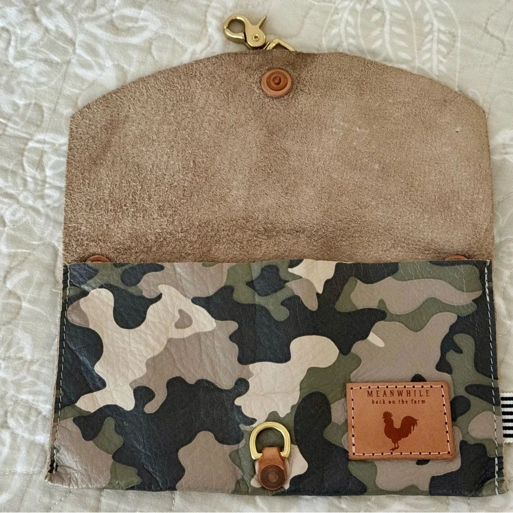 Meanwhile Back on the Farm Camo Leather Envelope Clutch and Crossbody - Picture 4 of 8